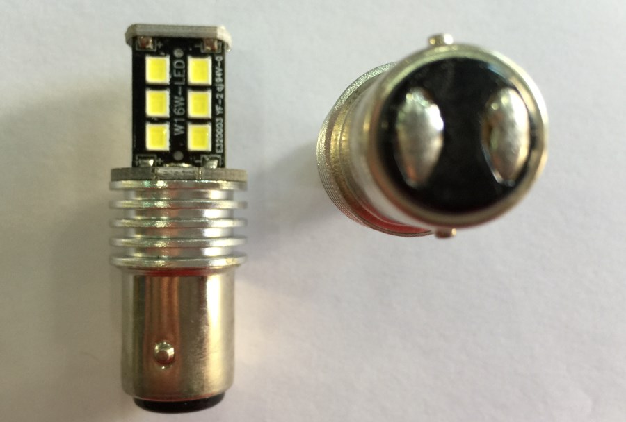 Led BA15s Canbus 12+3 SMD Λευκό χρώμα Τιμή τεμαχίου : 14 ευρώ