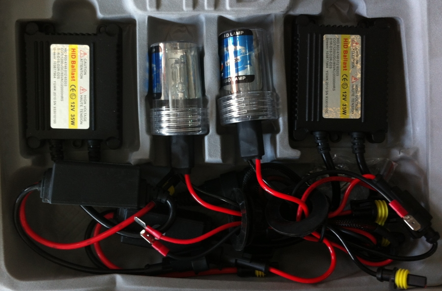 Xentec HID Xenon Conversion Kit - 35W, 6000K, Choose Your Bulb Size (H1, H7, 9005, Etc.)
